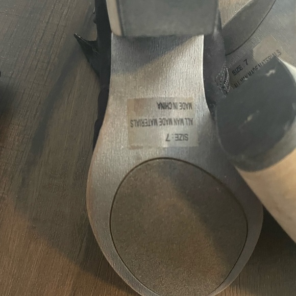 Qupid Black Suede Leather Booties Stacked Tan Heels Size 7 - Picture 5 of 6